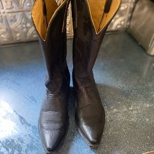 Black leather cowboy boots, great used condition size 8
